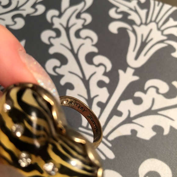 betsey johnson zebra ring - Picture 2 of 3